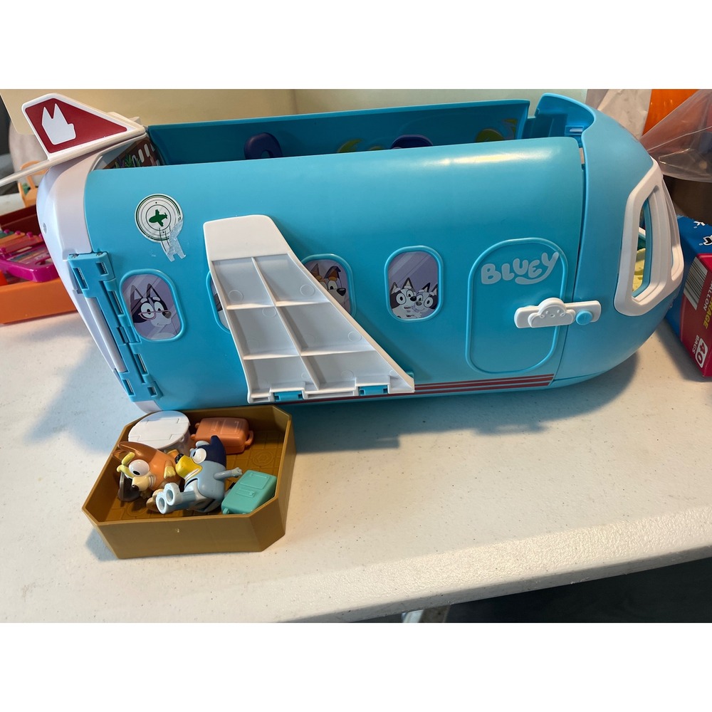 Bluey 3-in-1 Transforming Airplane Playset with Bluey Bingo Figures Accessories